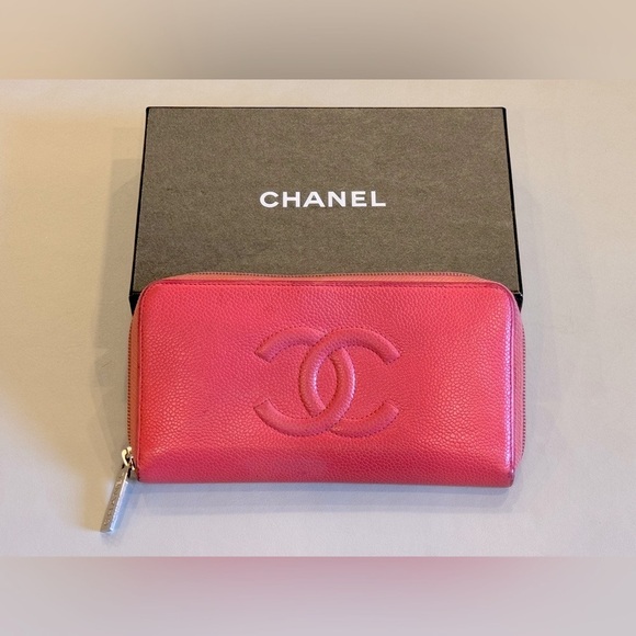 CHANEL Caviar Timeless CC Zip Around Wallet w. Box - Picture 1 of 11
